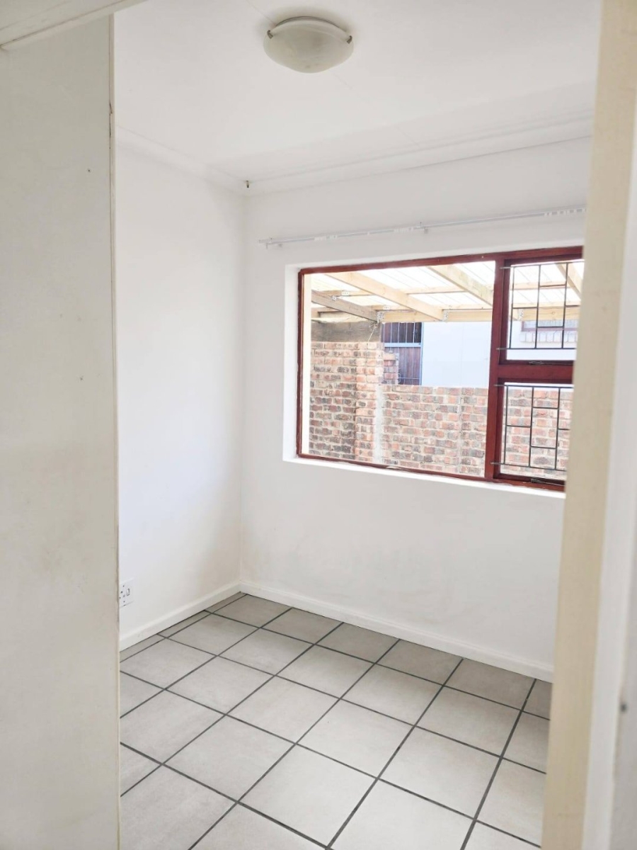To Let 2 Bedroom Property for Rent in Kabega Park Eastern Cape